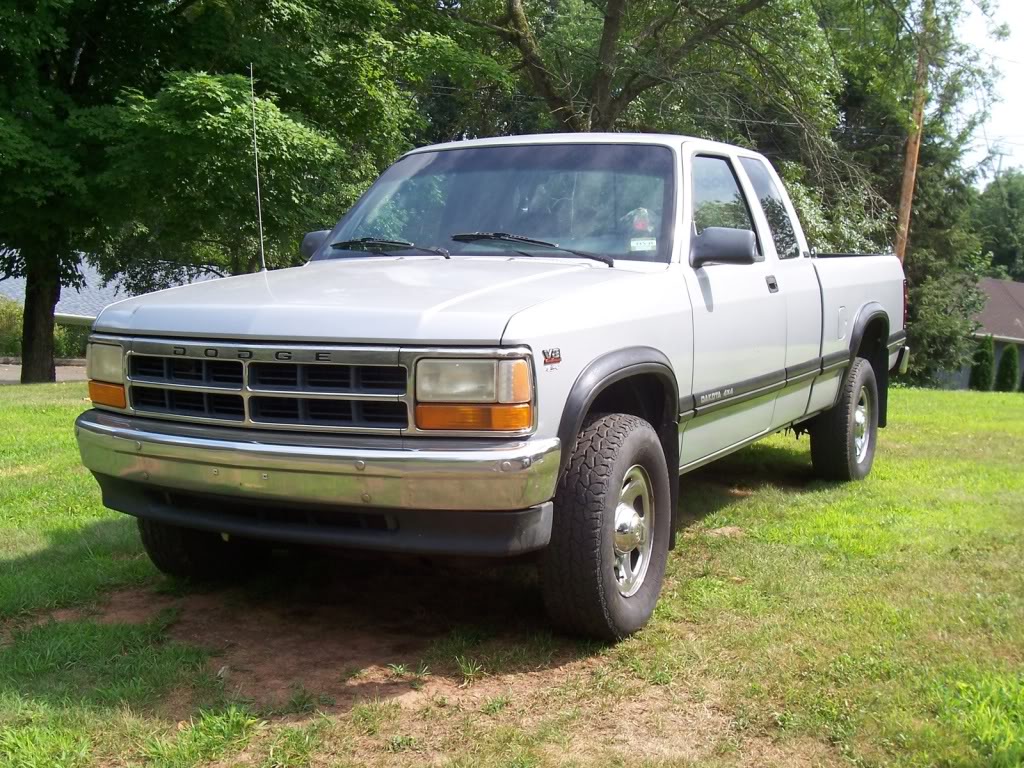 Name:  1995_dodge_dakota_2_dr_slt_extended_cab_sb-pic-1896975392264083320.jpg
Views: 497
Size:  212.1 KB