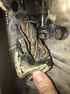2006 Durango 5.7L 4wd, loose wire from transmission connector-ejexazt.jpg