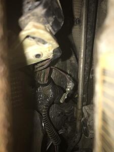 2006 Durango 5.7L 4wd, loose wire from transmission connector-z2bweoo.jpg
