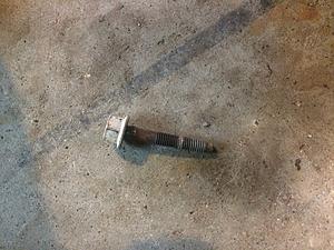 More broken manifold bolts-img_5917.jpg