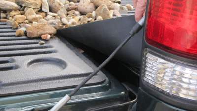 Name: GapShield-Tailgate-Gap-Cover-keeps-rocks-from-falling-through-tailgate-gap_web400_zps95.jpg
Views: 169
Size: 15.1 KB