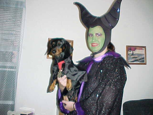 Name:  CountBudulaQueenJen2001.jpg
Views: 45
Size:  30.0 KB