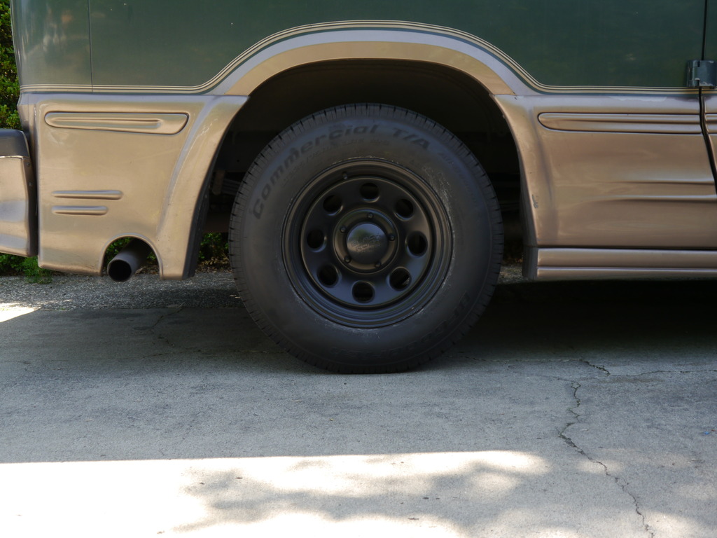 Name:  dodge-b1500-van-load-e-tires-rear.jpg
Views: 305
Size:  201.4 KB