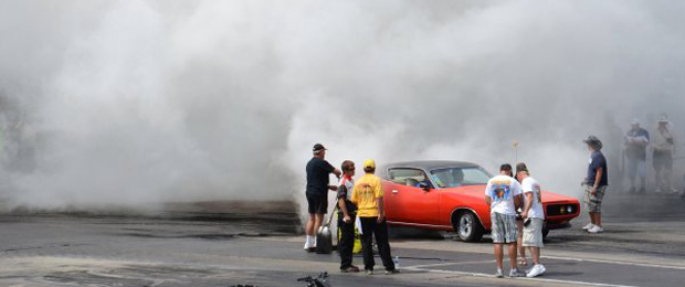Tire Shredding Tuesdays: Dodge Charger Creates Serious Smoke at the Mopar Nationals