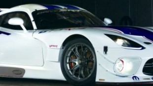 The First Viper GT3R Race Team Prepares for a Daytona Debut