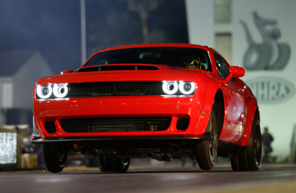 the 2018 dodge demon runs 9s lifts the front wheels dodgeforum com https dodgeforum com articles 2018 dodge demon runs 9s lifts front wheels