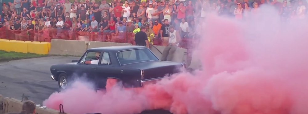 Classic Dodge Dart looks like a Plymouth Valiant, does great burnouts