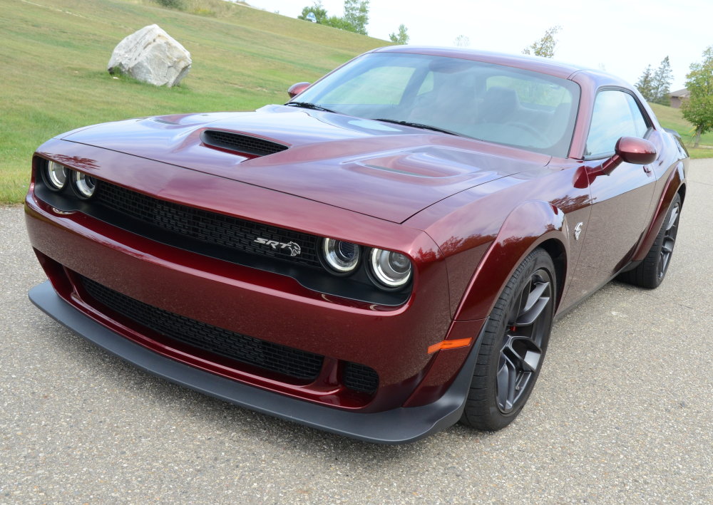 Dodge Chalenger SRT Hellcat Widebody Front Corner