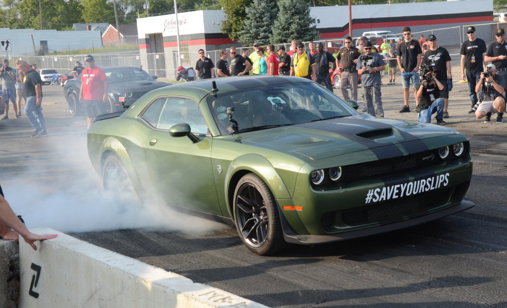 Celebrity Dodge Challenger SRT Hellcat Burnout