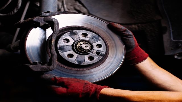 Dodge Ram 2002-2008: How to Replace Brake Pads, Calipers, and Rotors
