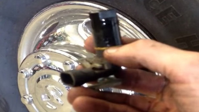 Dodge Ram 1994-2001: How to Replace Crankshaft Position Sensor