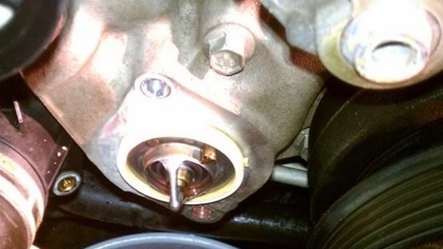 Dodge Ram 2002-2008: How to Replace Thermostat