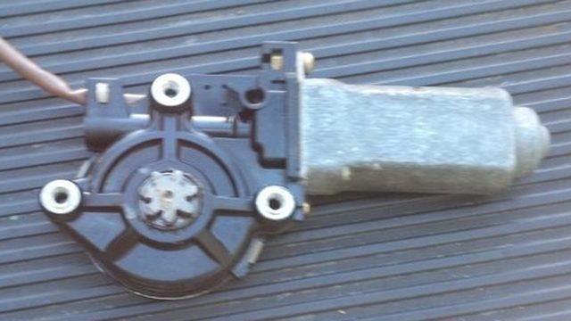 Dodge Ram 1994-2001: How to Replace Power Window Motor