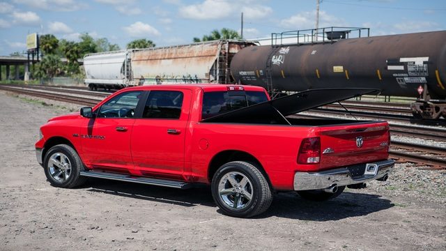 Dodge Ram: How to Remove Tonneau Cover
