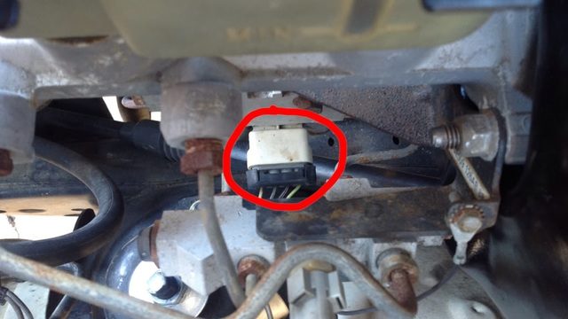 Dodge Ram 2002-2008: How to Replace Brake Master Cylinder
