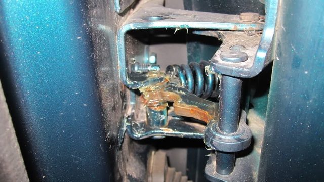 Dodge Ram 1994-2001: How to Replace Front Door Hinge Pin