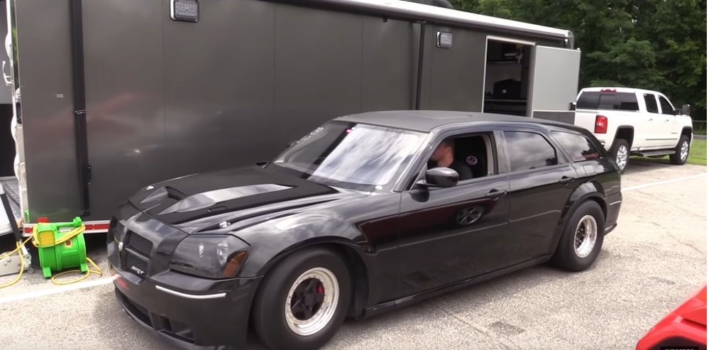 Dodge Magnum in the Pits