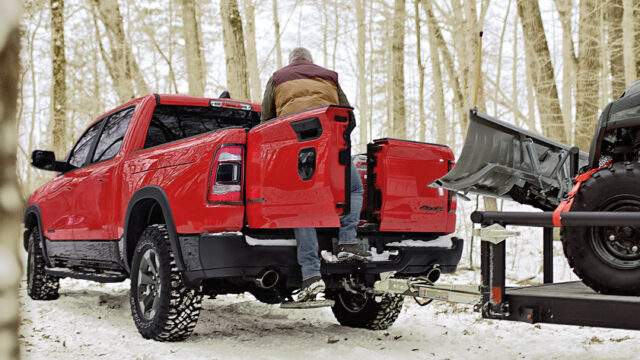 2019 Ram 1500 Multifunction Tailgate with Mopar Bed Step