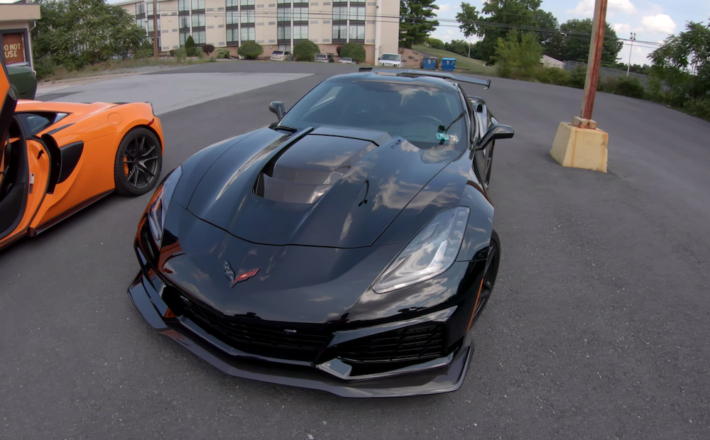 Green Hellcat Trounces a Modded Corvette C7 ZR1