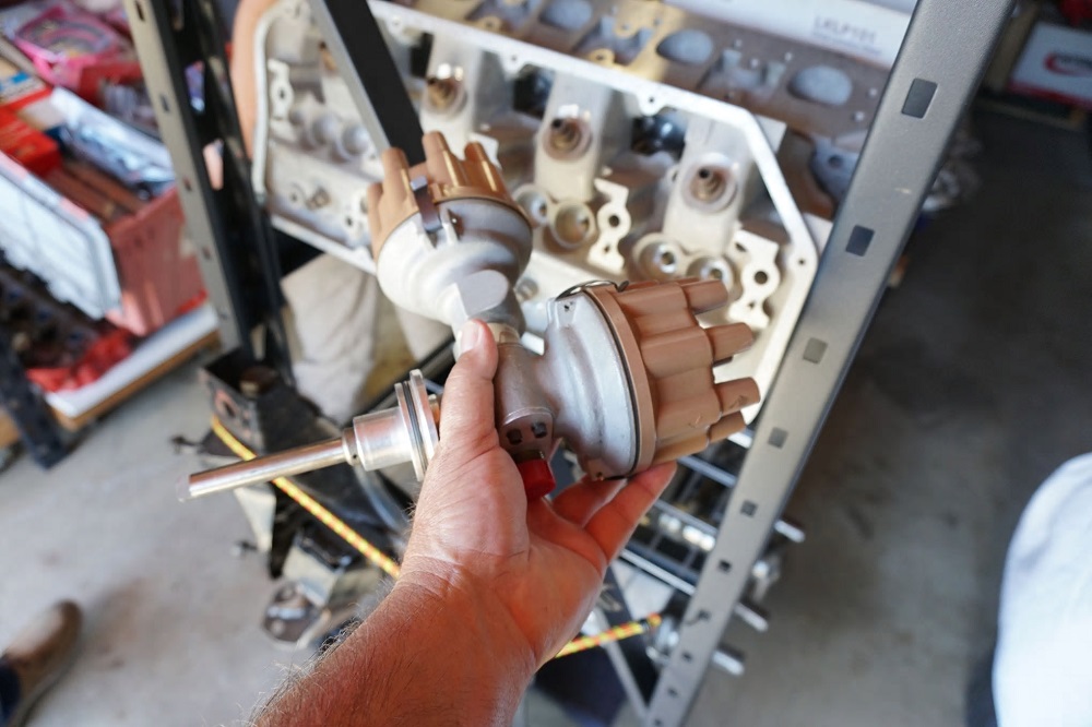 dodgeforum.com Treasure Trove of Original Hemi Engine Parts