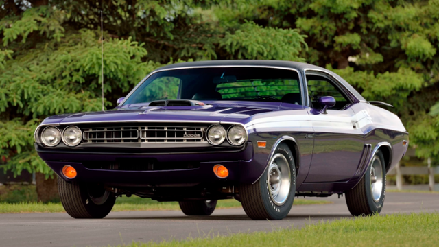 Stand Out With This 1971 440 Six Pack Challenger R/T