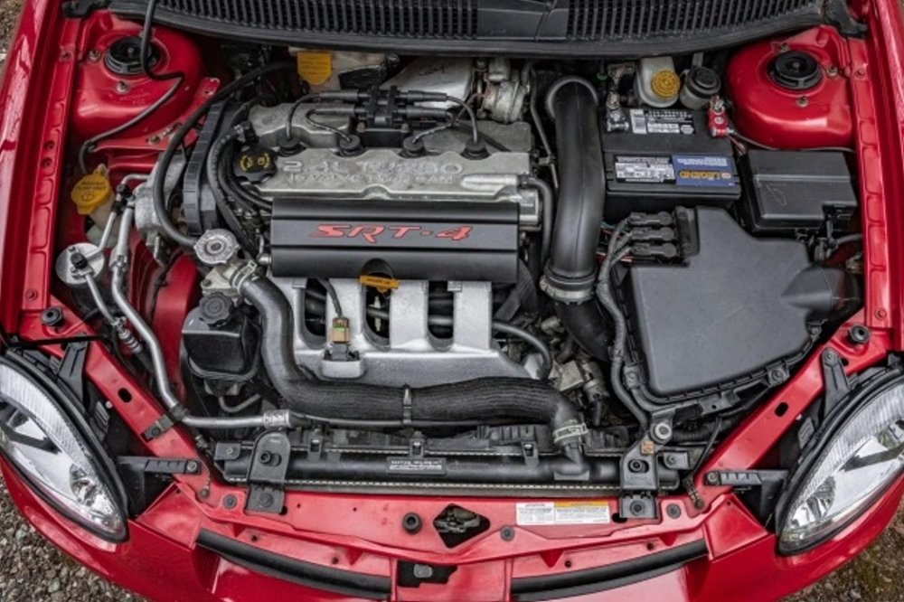 Dodge Neon SRT-4 Engine