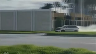 Jeep Grand Cherokee Trackhawk Hellcat leading police on a high speed chase in Florida