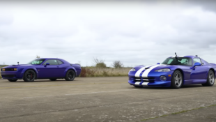 Dodge Viper vs Dodge Challenger R/T Scat Pack Drag Race